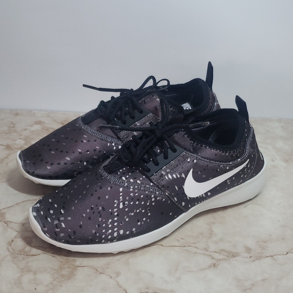 Nike Charcoal and White Athletic Womens Shoes Size 8.5 - Picture 6 of 7